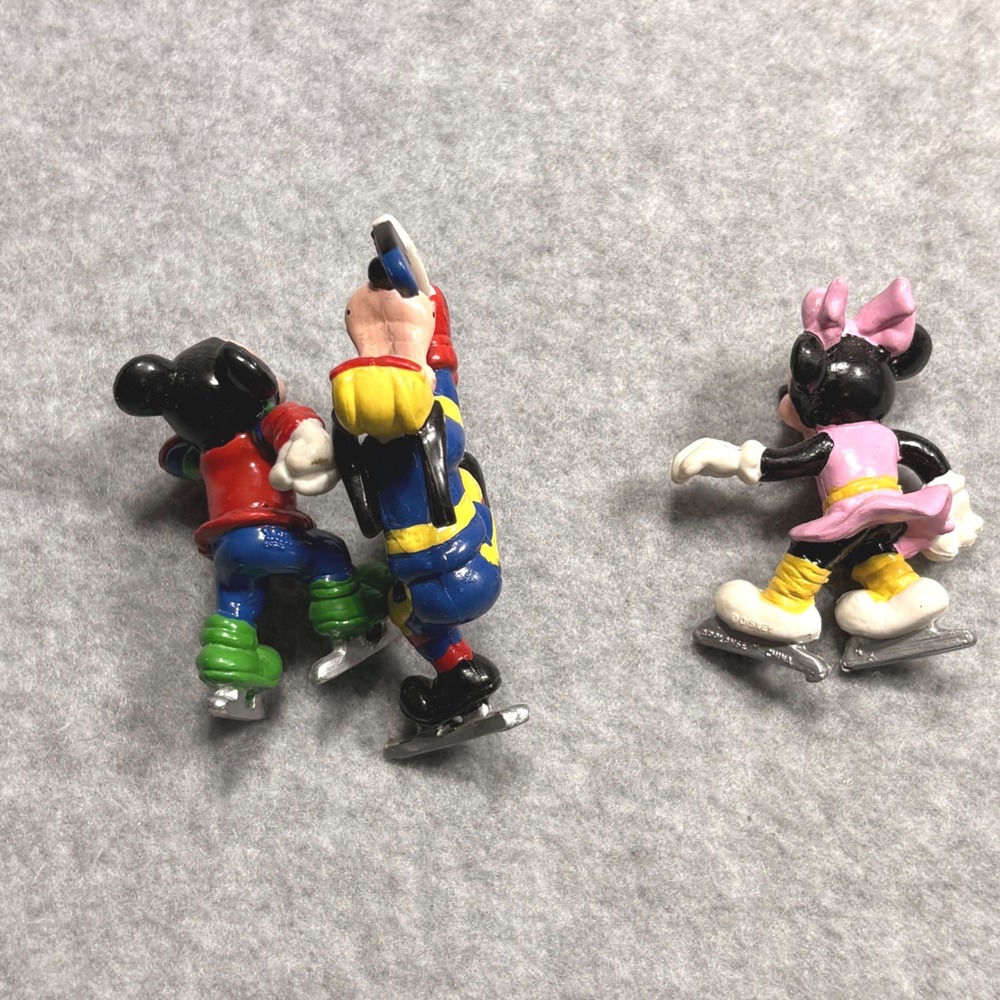Vintage Disney PVC Figurines Mickey Minnie Goofy Ice Skating Hockey Applause Set - Picture 3 of 3